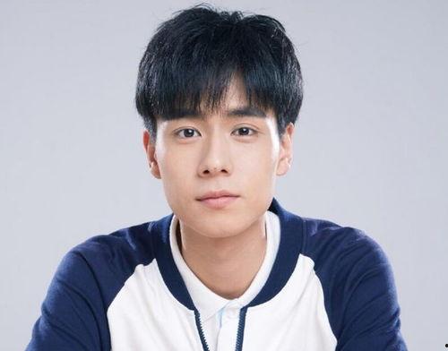 吃瓜娱乐圈李现和胡一天,娱乐圈的瓜田新秀